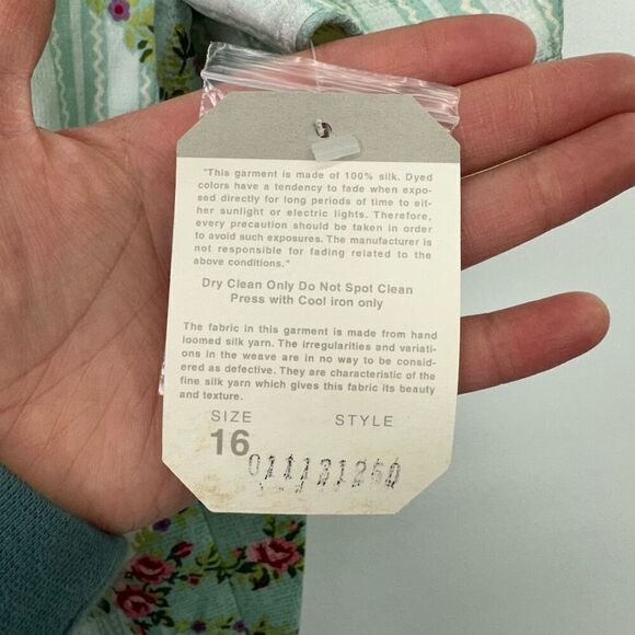 Adrianna Papell Women’s Two Piece Short Sleeve Button Front Silk Cottage Core Se - Picture 5 of 16